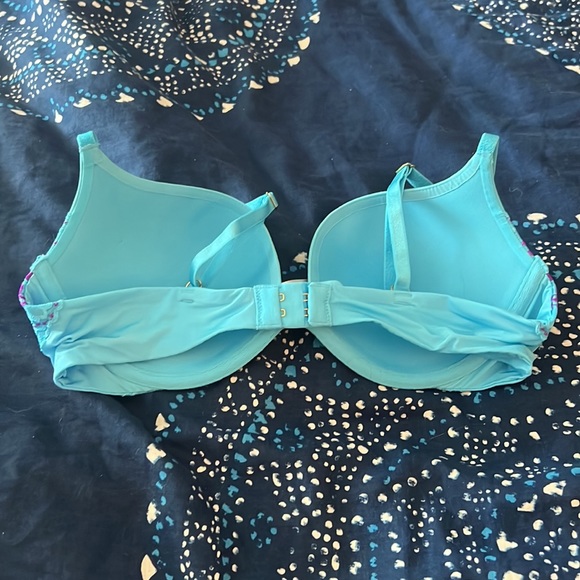 Victorias Secret Lightly Push Up Bra - Picture 4 of 7